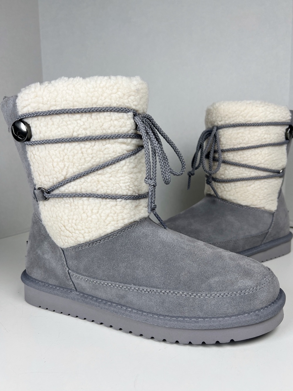 KOOLABURA By UGG Women’s Size 8 Gray Suede Michon Short Wraparound Lace Boot